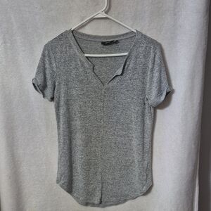 a.n.a Heather Gray Short Sleeve Women's Tee